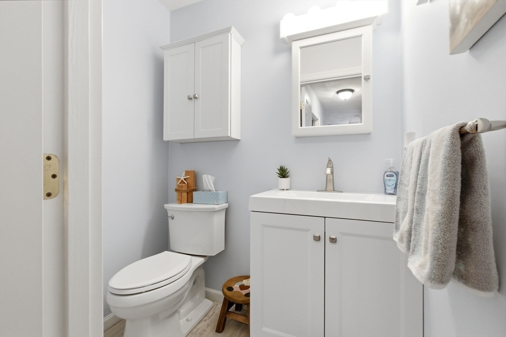65 Locust Street Middleton, MA 01949 - Photo 23 of 37