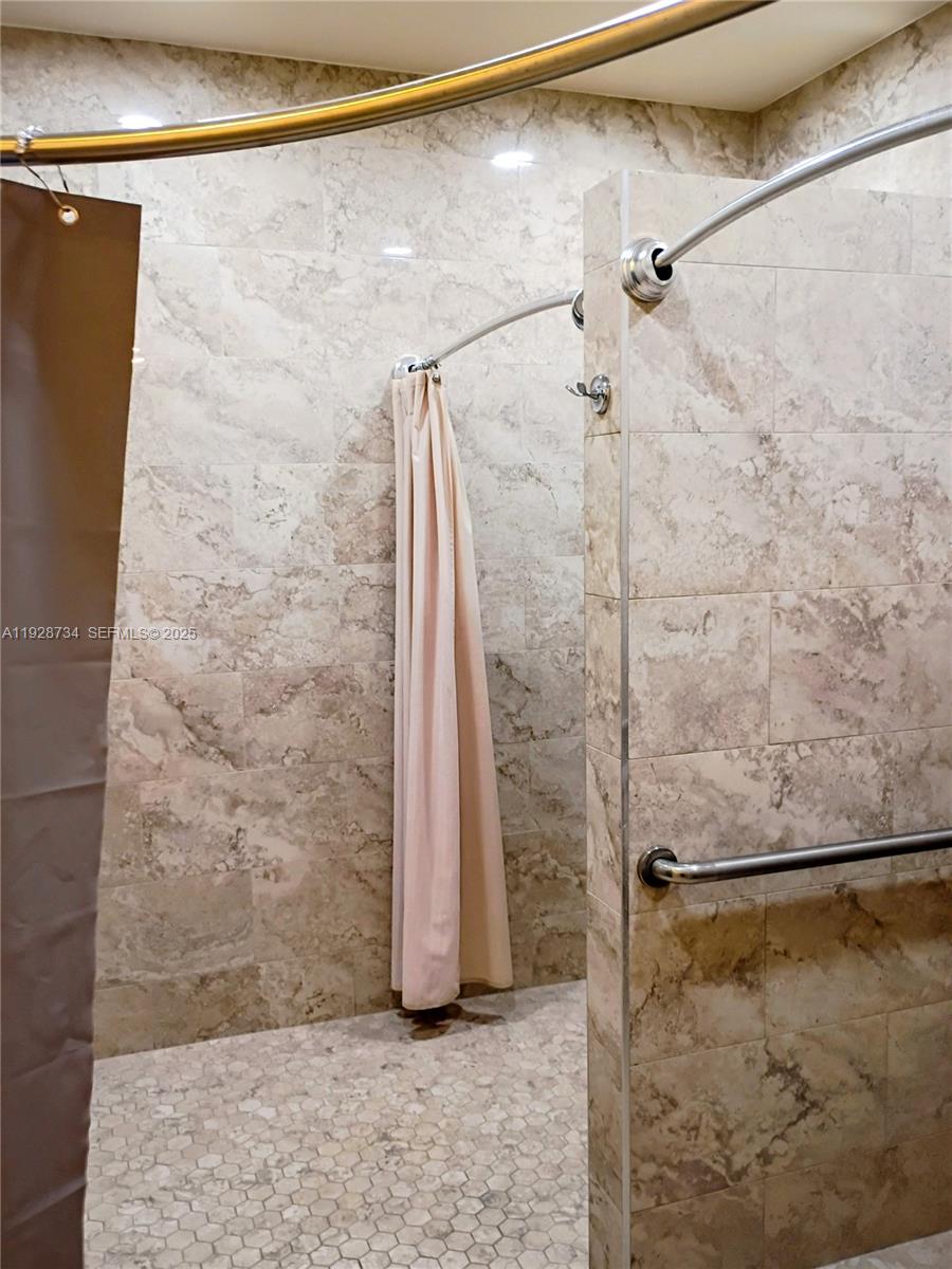 151 Berkley Road, Unit 308 Hollywood, FL 33024 - Photo 33 of 61 Gallery Image 33