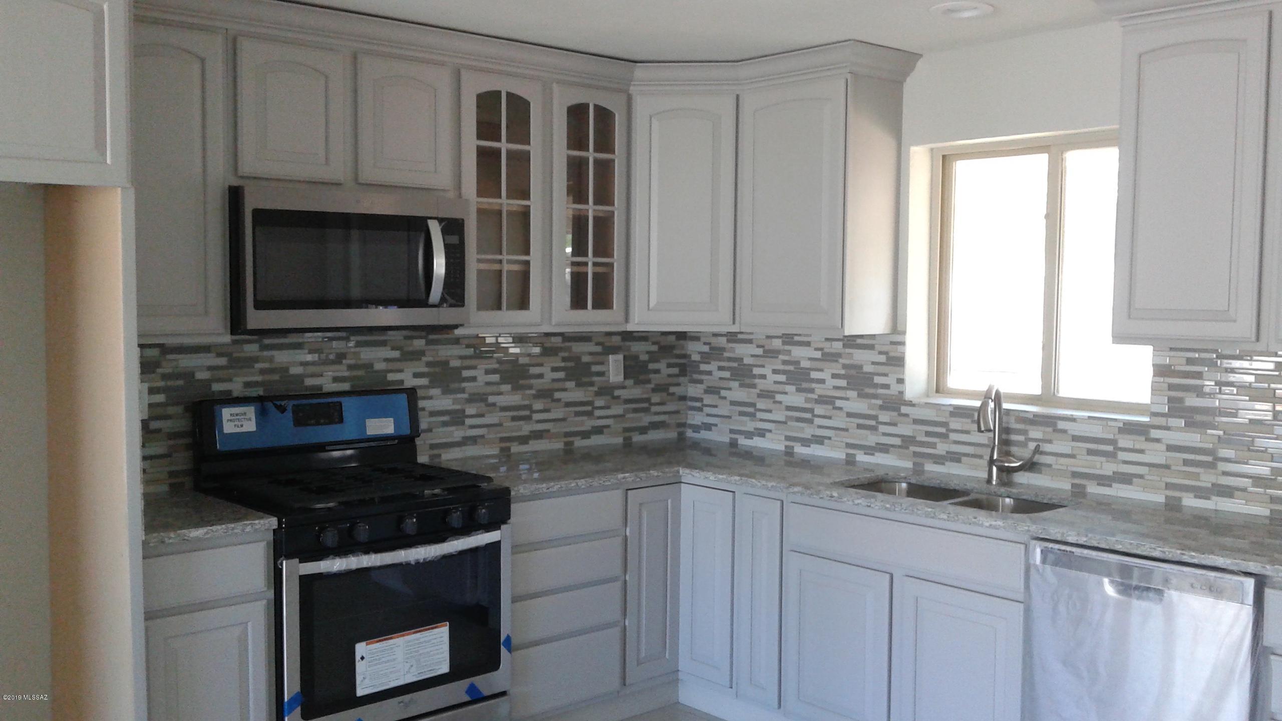 3940 East Kleindale Road Tucson, AZ 85712 - Photo 1 of 41 Gallery Image 1