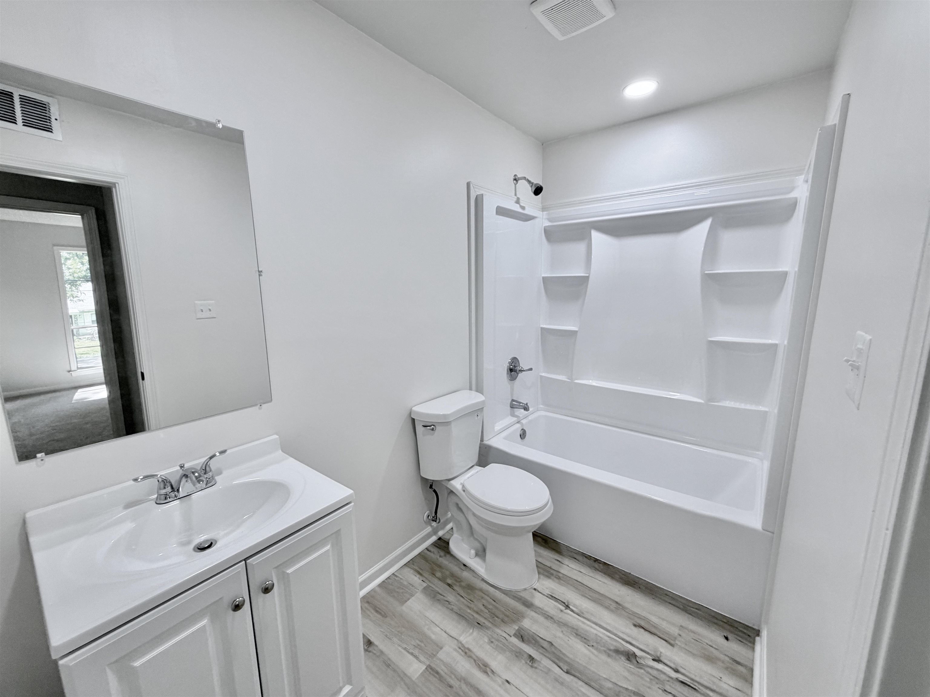 4278 Auburn Road Memphis, TN 38116 - Photo 20 of 28 Bathroom