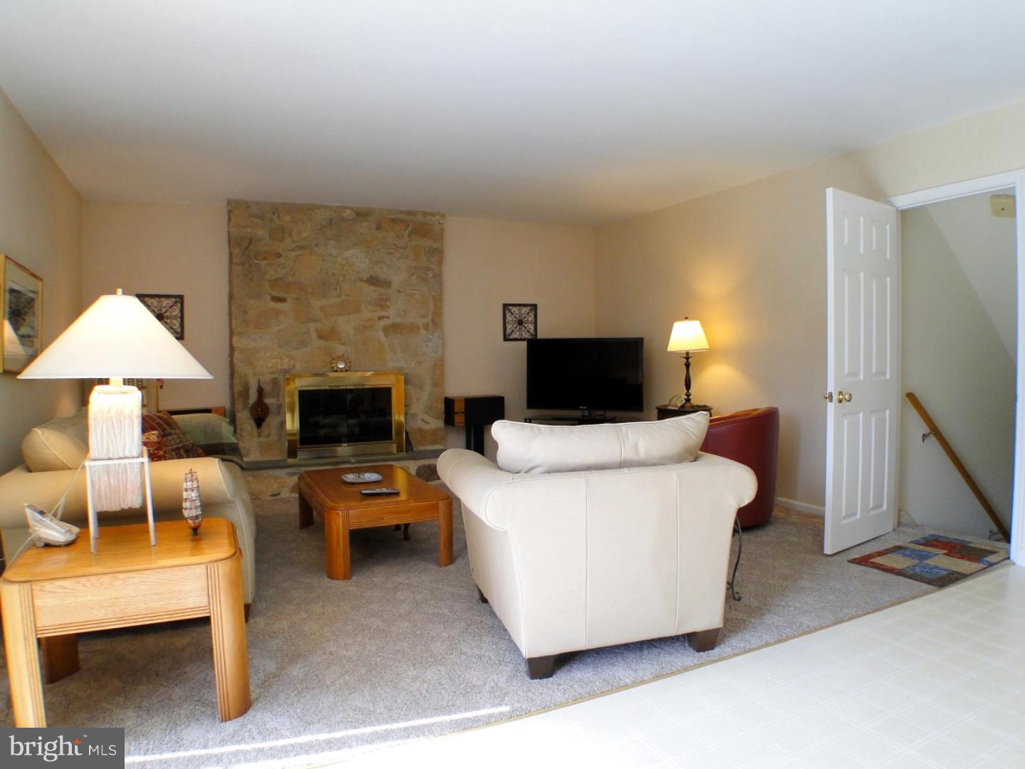 760 West Rolling Road Springfield, PA 19064 - Photo 11 of 25 Family Room