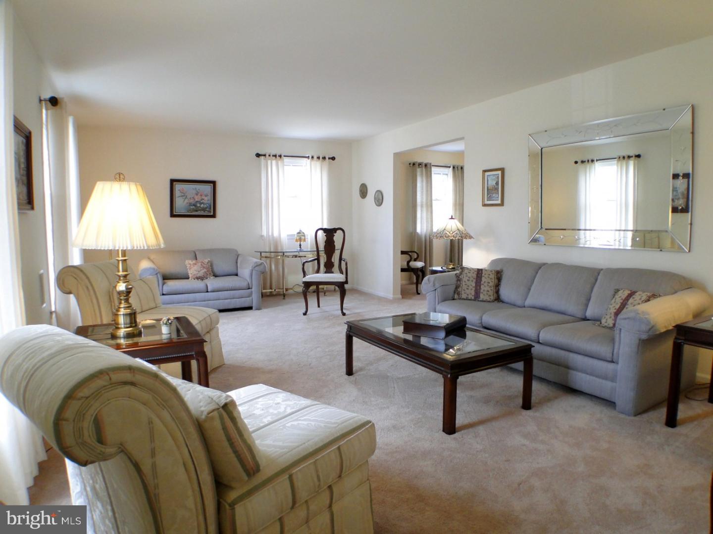 760 West Rolling Road Springfield, PA 19064 - Photo 3 of 25 Living Room
