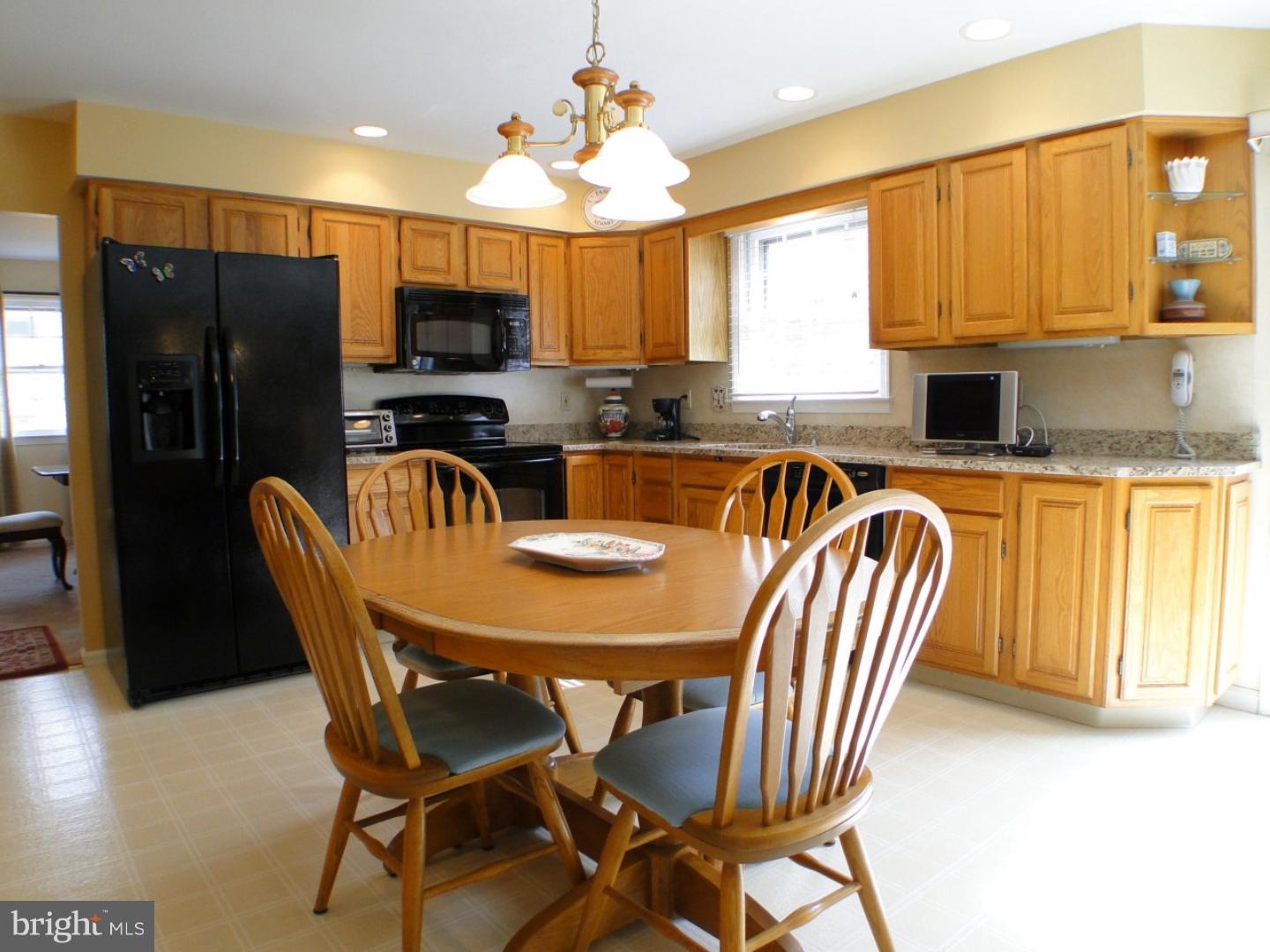 760 West Rolling Road Springfield, PA 19064 - Photo 7 of 25 Kitchen