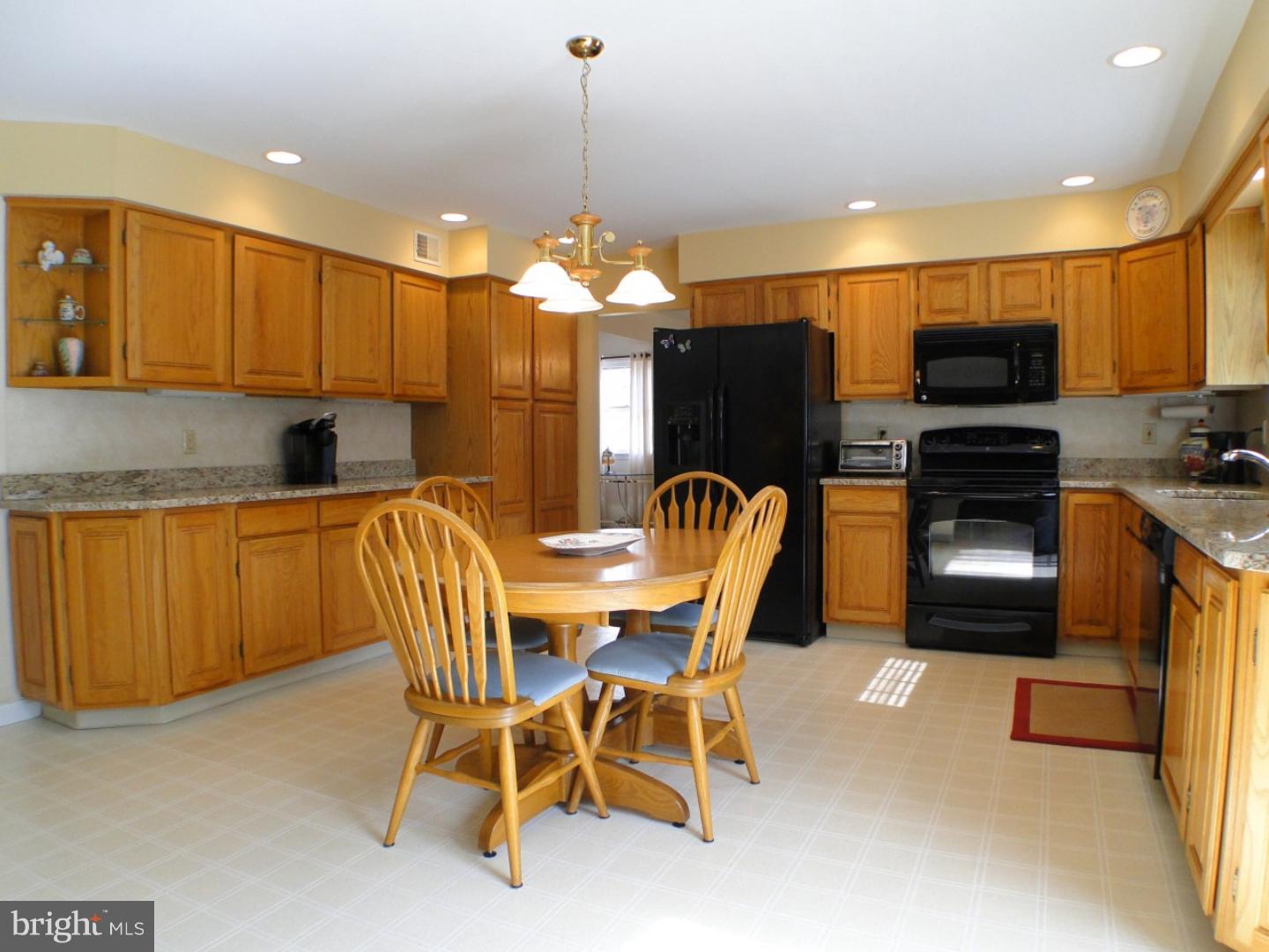 760 West Rolling Road Springfield, PA 19064 - Photo 8 of 25 Kitchen