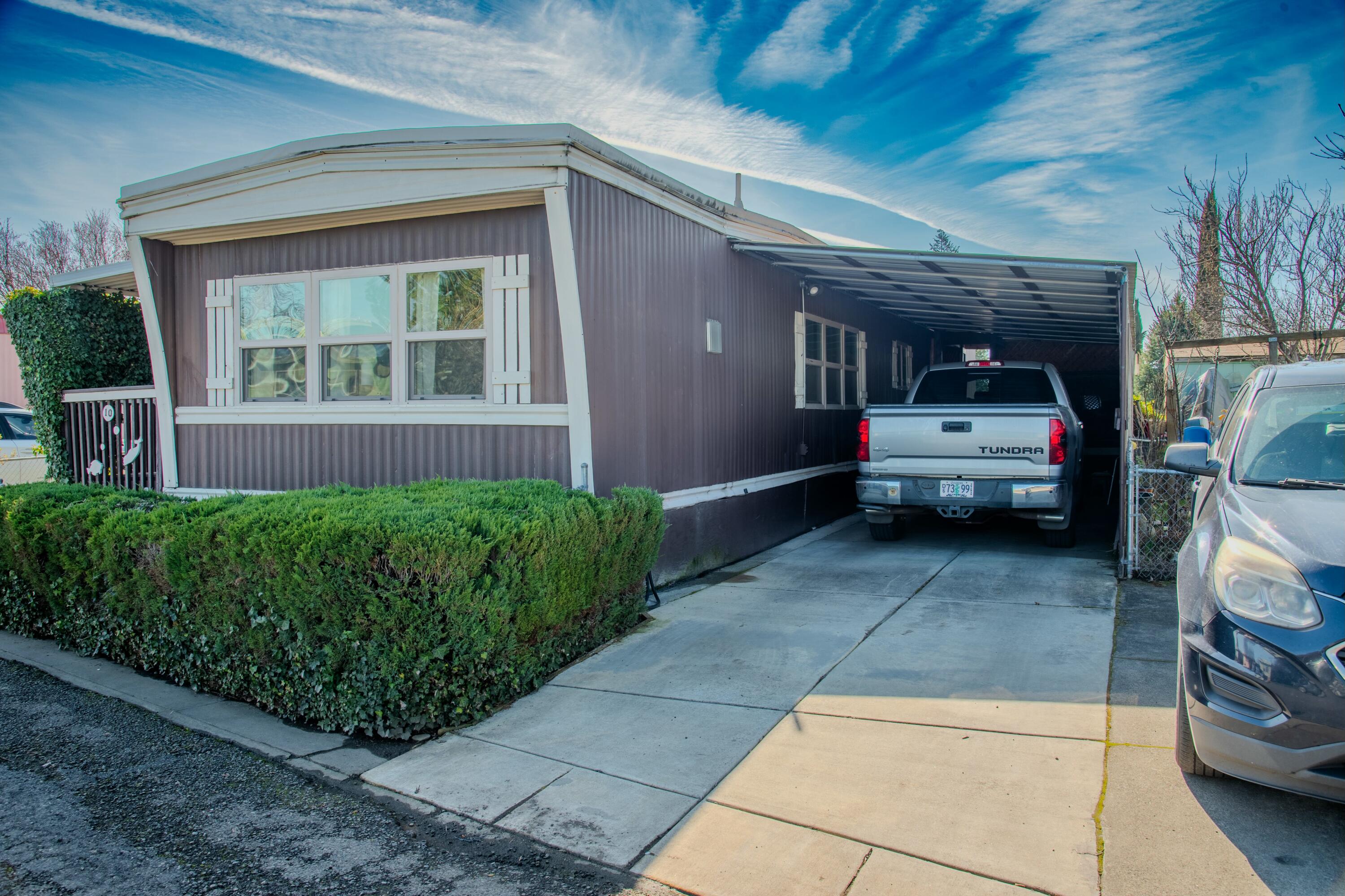 3777 Falcon Street, Unit 10 White City, OR 97503 - Photo 2 of 19 Side view of the front