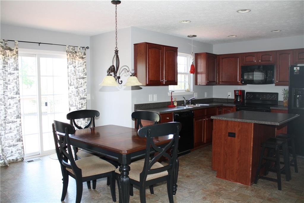 5694 Yorktown Road Plainfield, IN 46168 - Photo 7 of 21 Gallery Image 7