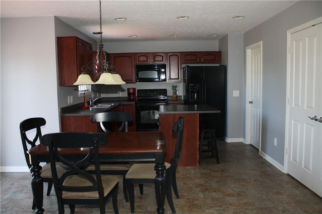 5694 Yorktown Road Plainfield, IN 46168 - Photo 9 of 21 Gallery Image 9