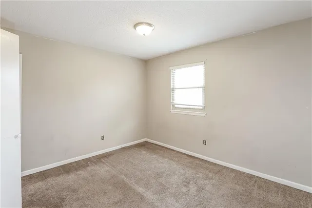 $2,275 | 6708 North Fisk Avenue, Kansas City, MO 64151