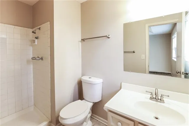 $2,275 | 6708 North Fisk Avenue, Kansas City, MO 64151