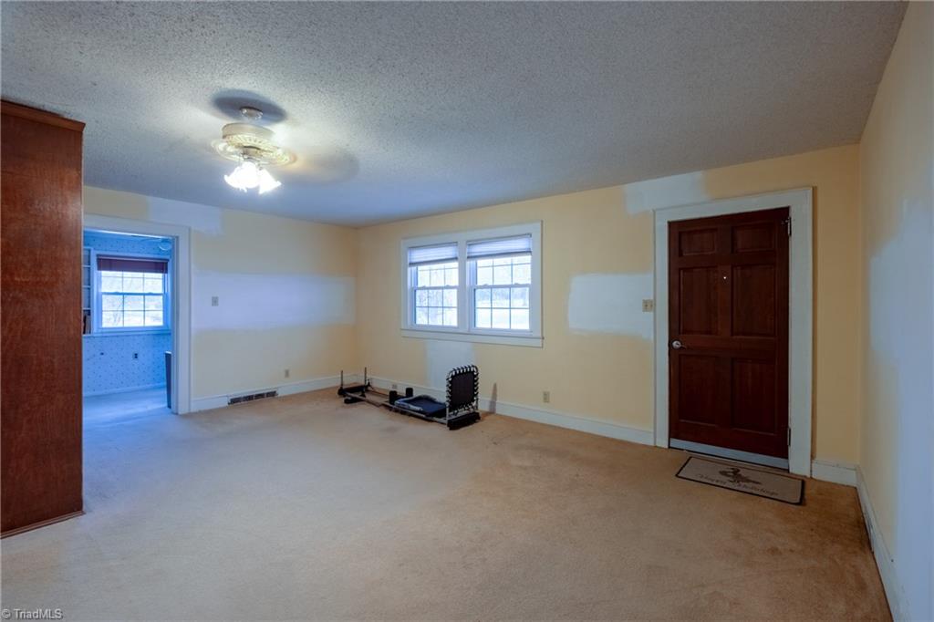 4321 Hicone Road Greensboro, NC 27405 - Photo 6 of 38