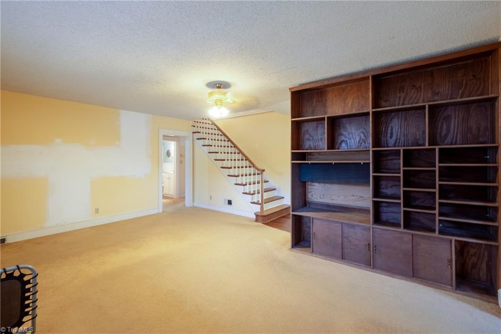 4321 Hicone Road Greensboro, NC 27405 - Photo 7 of 38