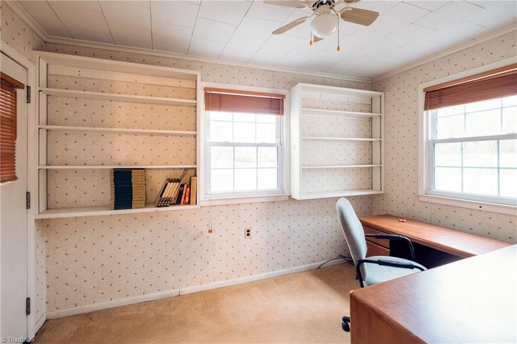 4321 Hicone Road Greensboro, NC 27405 - Photo 8 of 38