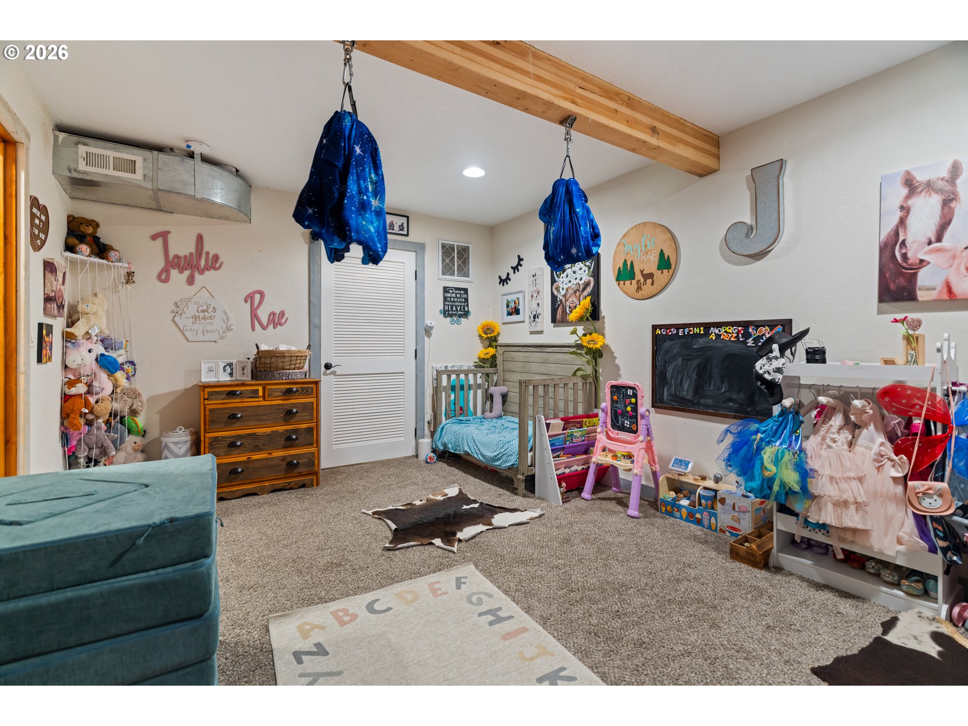 1717 Hood River Road Mosier, OR 97040 - Photo 36 of 47