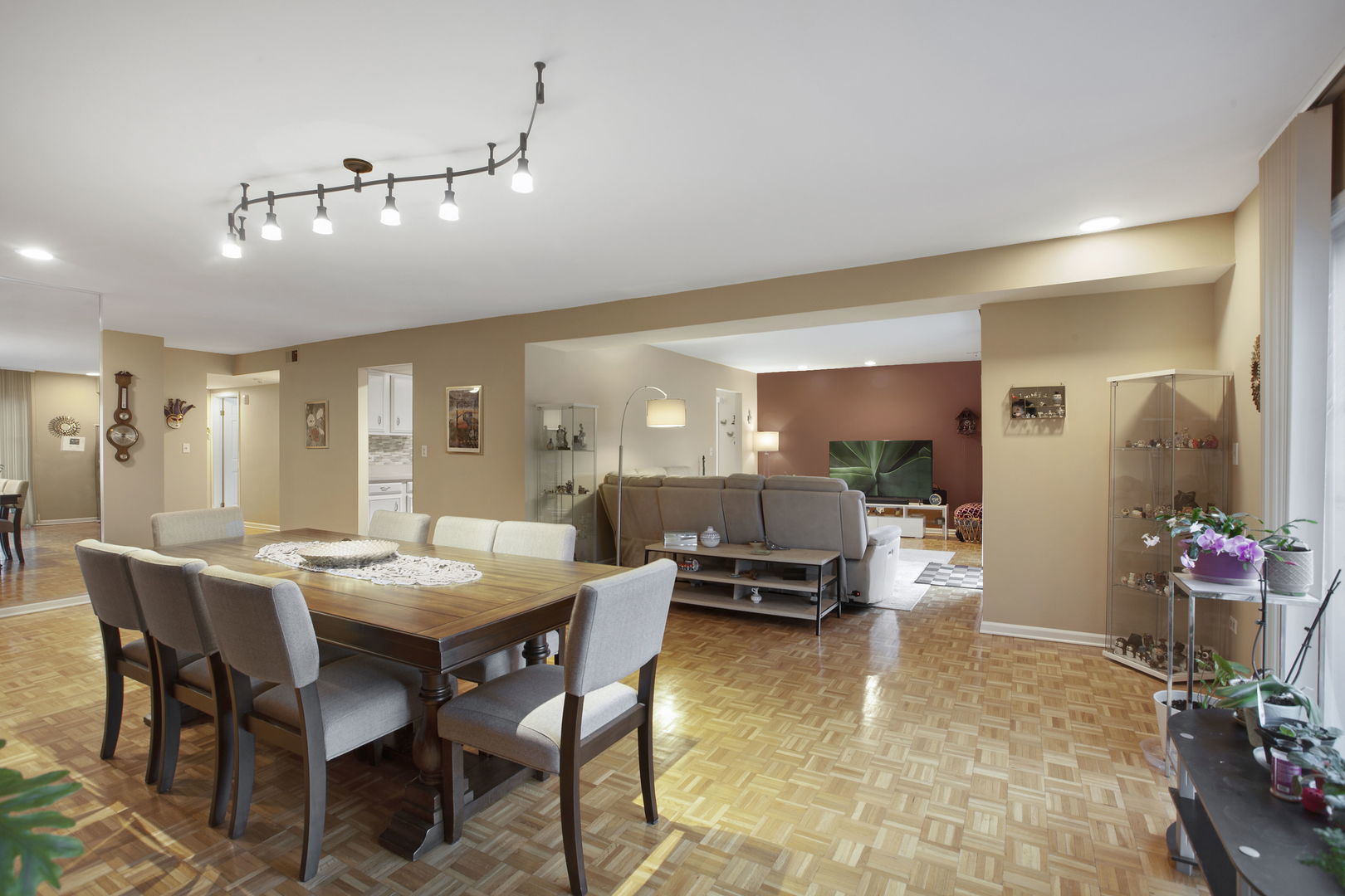 4050 Dundee Road, Unit 105 Northbrook, IL 60062 - Photo 5 of 18
