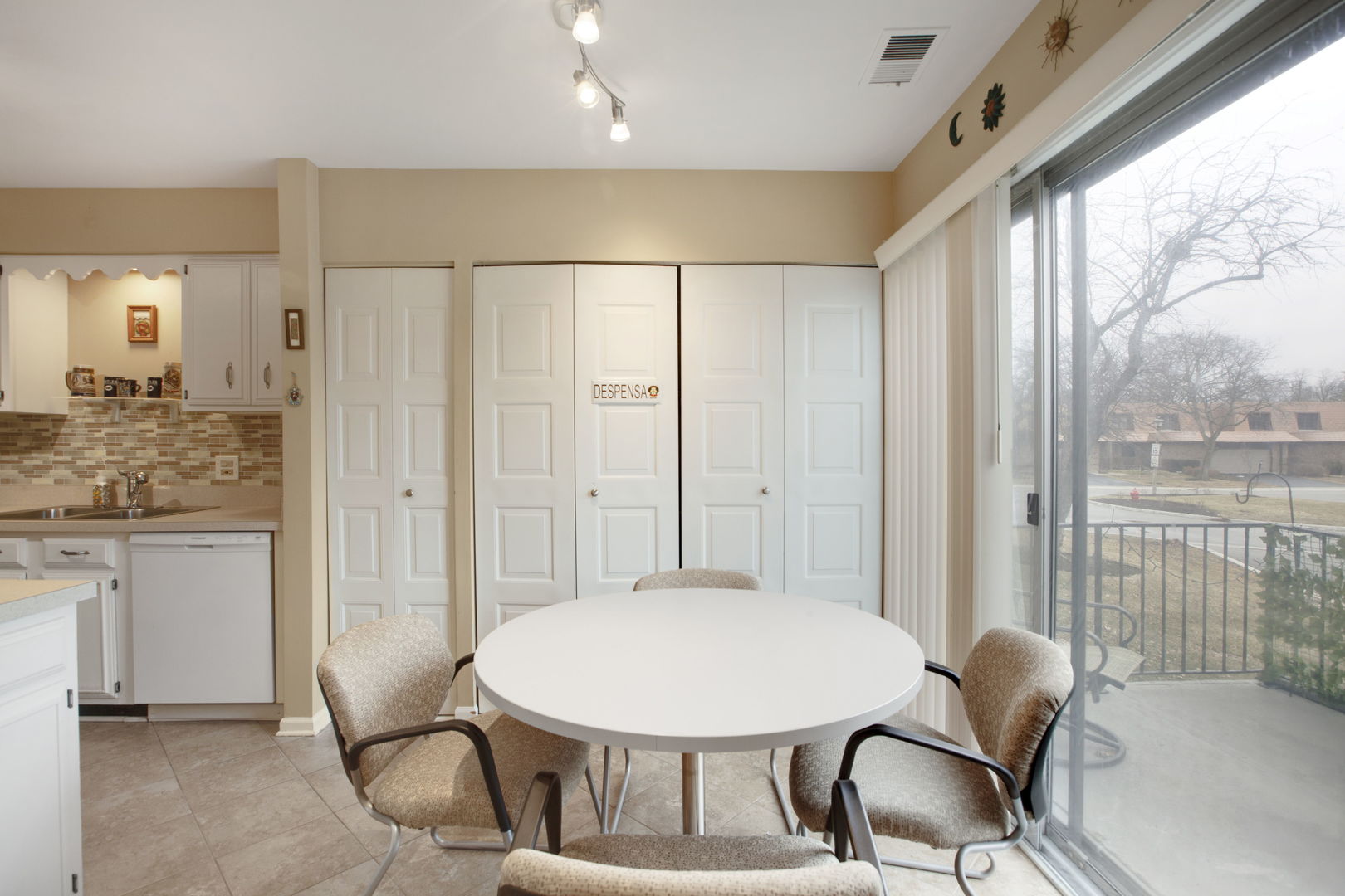 4050 Dundee Road, Unit 105 Northbrook, IL 60062 - Photo 7 of 18