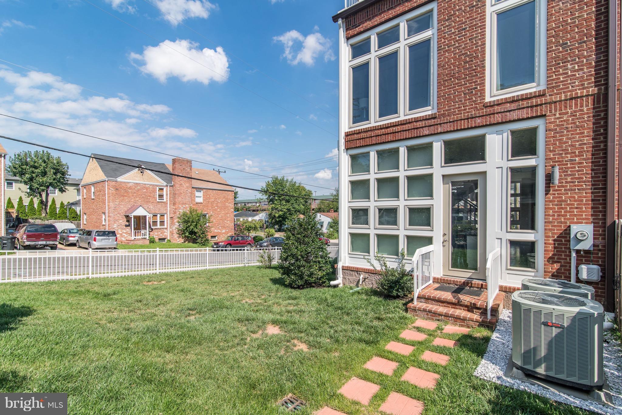 101 East Reed Avenue Alexandria, VA 22305 - Photo 23 of 30 Exterior (Rear)