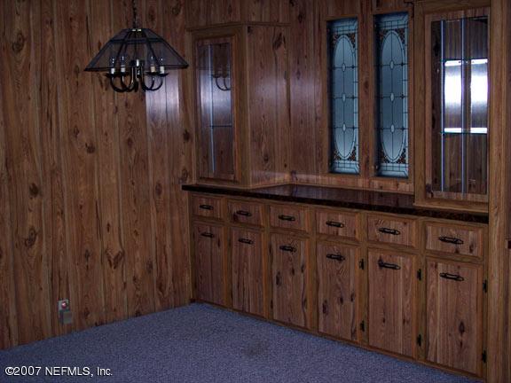 110 Bayberry Road Georgetown, FL 32139 - Photo 8 of 17 a view of a elevator