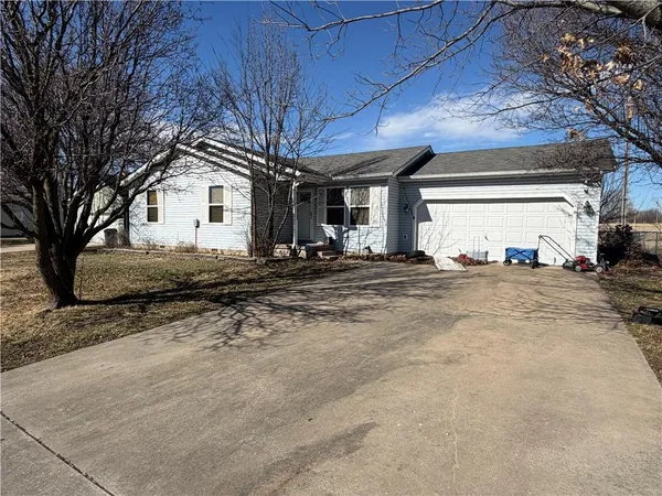 $162,000 | 2177 Webbwood Drive, Webb City, MO 64870
