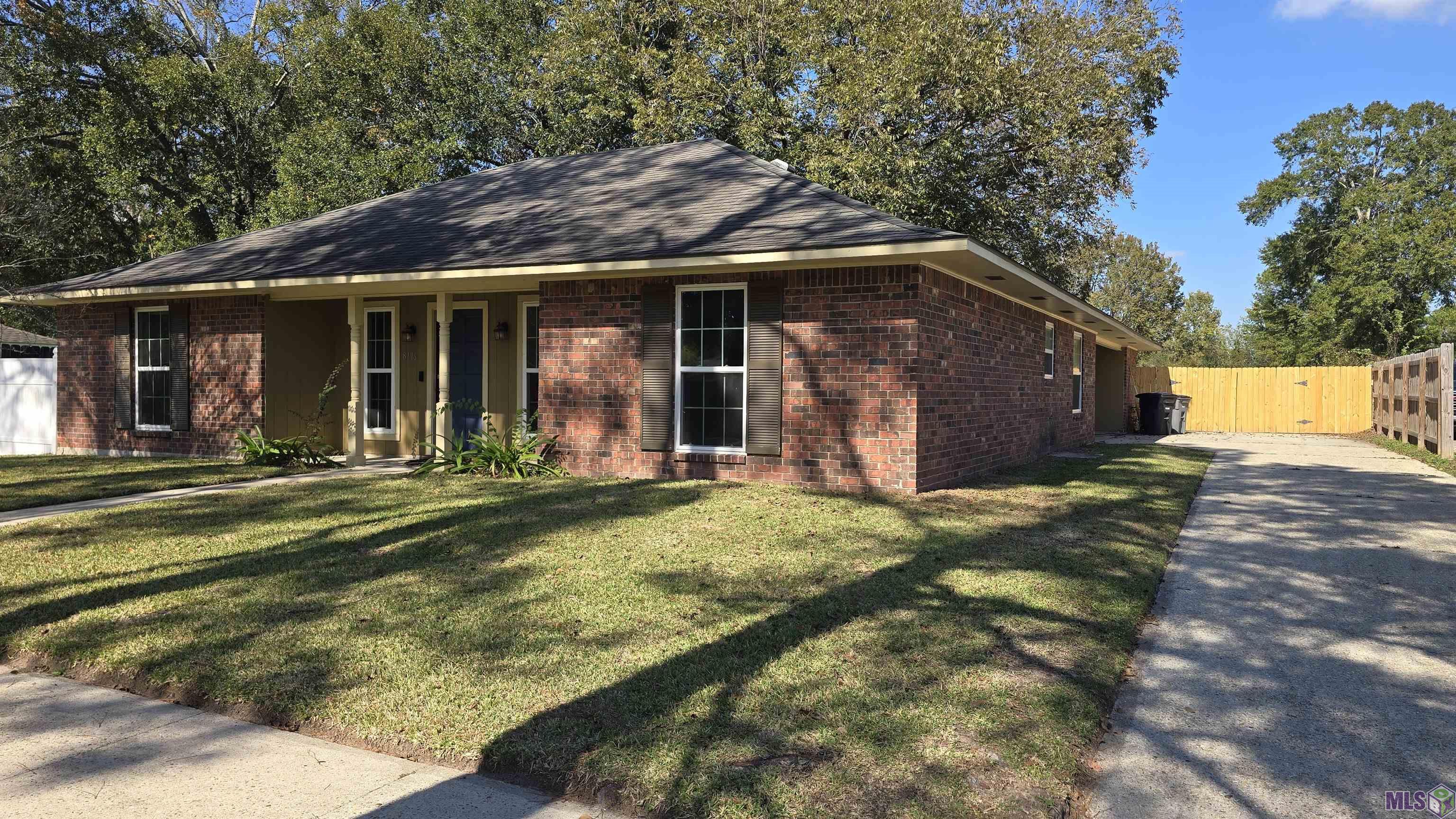 8116 President Drive Baton Rouge, LA 70817 - Photo 2 of 22