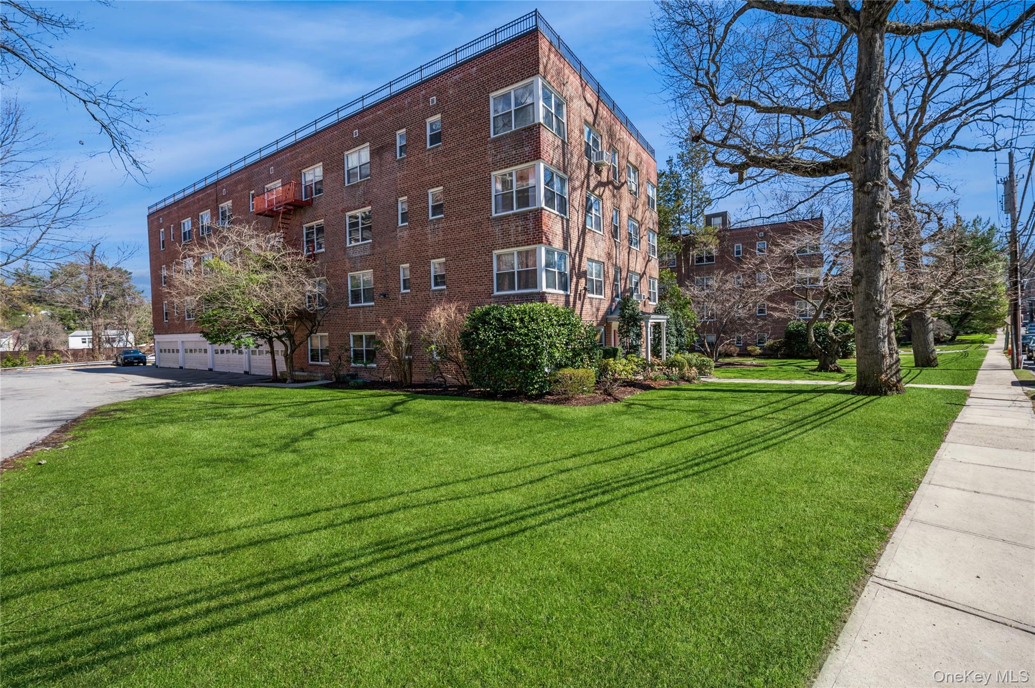 781 Palmer Road, Unit 4D Bronxville, NY 10708 - Photo 17 of 18