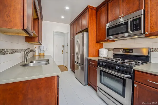 $185,000 | 781 Palmer Road, Unit 4D, Bronxville, NY 10708