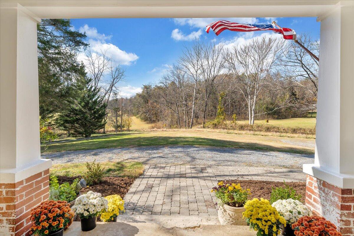 7758 Old Fincastle Road Fincastle, VA 24090 - Photo 8 of 99 a view of a outdoor space