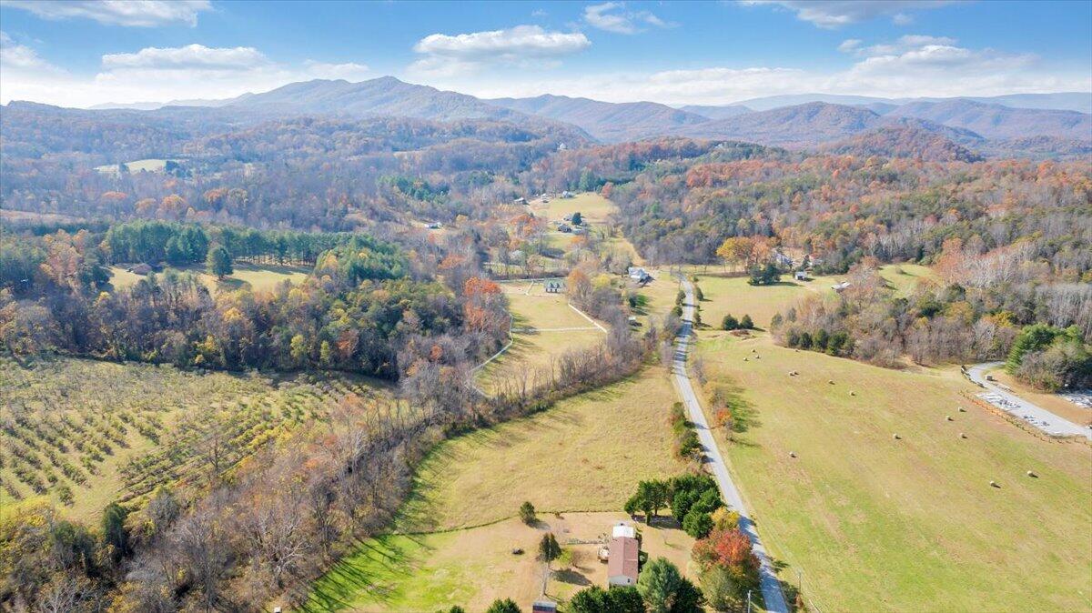 7758 Old Fincastle Road Fincastle, VA 24090 - Photo 88 of 99 135-DJI_20251104023040_0070_D