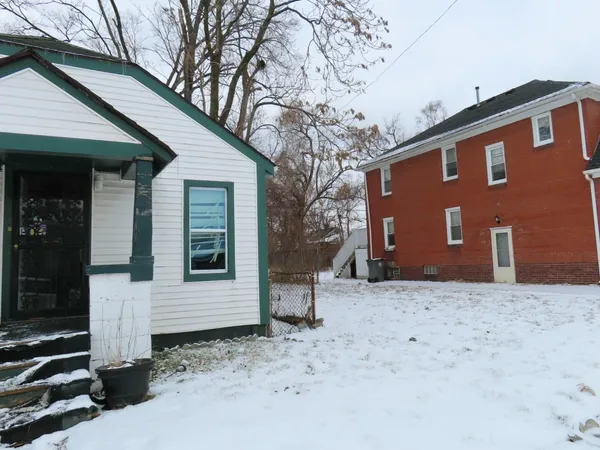 $30,000 | 3762 12th Street, Ecorse, MI 48229