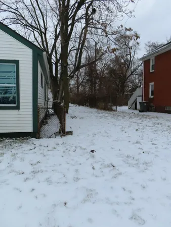 $30,000 | 3762 12th Street, Ecorse, MI 48229