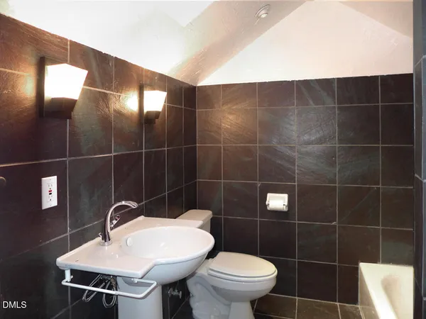 $2,995 | 917 Phil's Creek Road, Chapel Hill, NC 27516