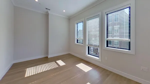 $4,550 | 16-18 Highgate Street, Unit 201, Boston, MA 02134