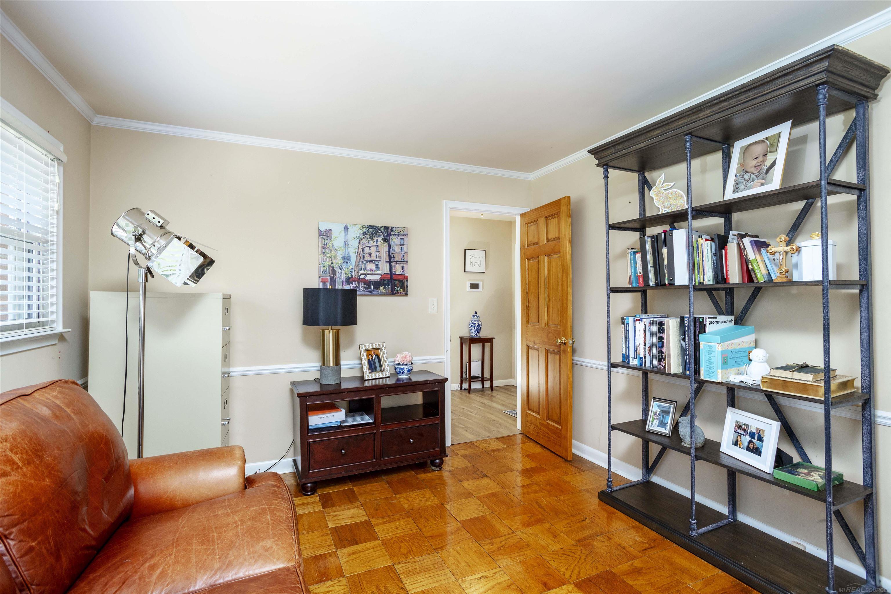 70 Hampton Road Grosse Pointe, MI 48236 - Photo 17 of 56 50112553-16.JPG