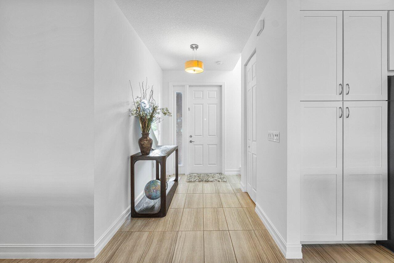 14149 Rock Salt Road Delray Beach, FL 33446 - Photo 4 of 65 Foyer to front door