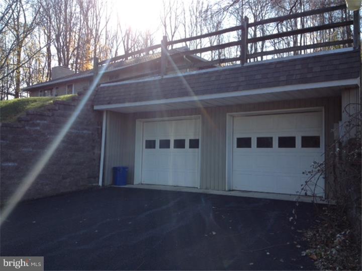 318 Spring Valley Road Reading, PA 19605 - Photo 5 of 23 Gallery Image 5