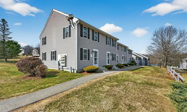 $260,000 | 51 Olde Colonial Drive, Unit 1, Gardner, MA 01440