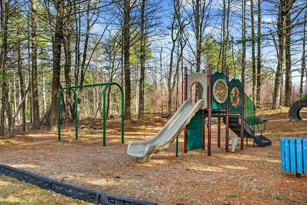 $260,000 | 51 Olde Colonial Drive, Unit 1, Gardner, MA 01440