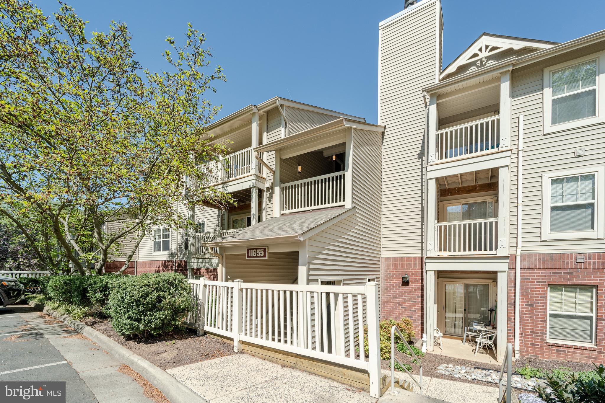 11655 Chesterfield Court, Unit D Reston, VA 20190 - Photo 2 of 26 Gallery Image 2