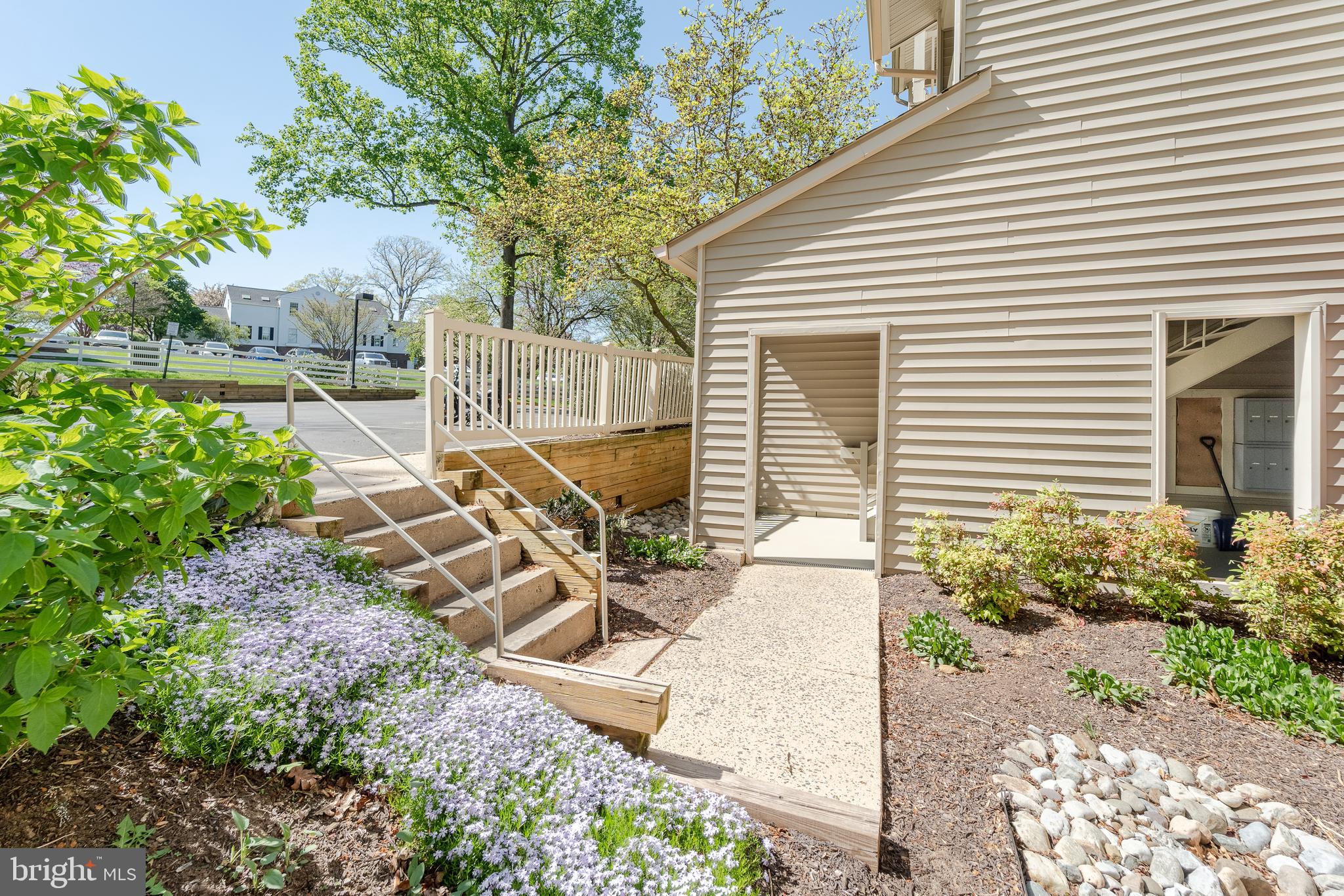 11655 Chesterfield Court, Unit D Reston, VA 20190 - Photo 3 of 26 Gallery Image 3