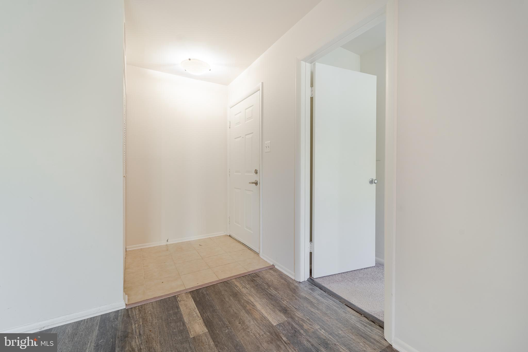 11655 Chesterfield Court, Unit D Reston, VA 20190 - Photo 5 of 26 Gallery Image 5