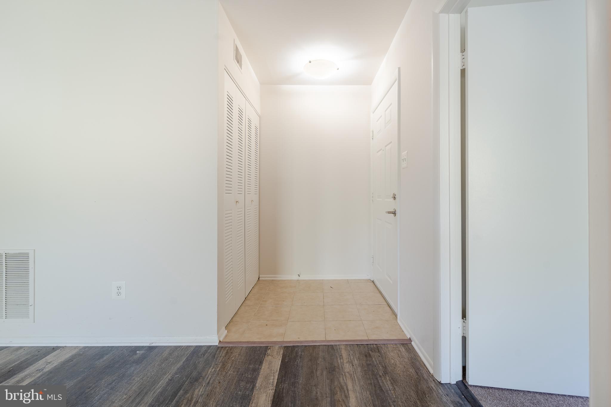 11655 Chesterfield Court, Unit D Reston, VA 20190 - Photo 6 of 26 Gallery Image 6