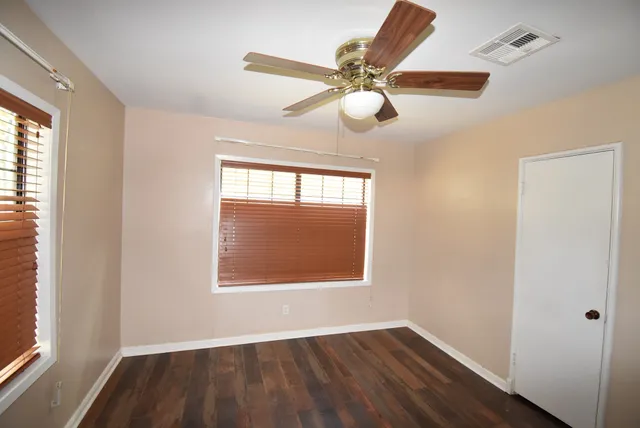 $1,300 | 3217 13th Street, Bay City, TX 77414