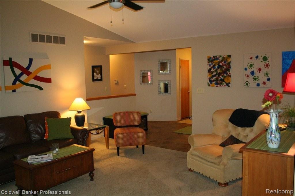 11168 Whispering Ridge Trail Fenton, MI 48430 - Photo 3 of 24 Great Room