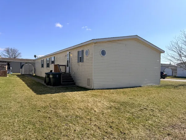 $74,000 | 198 Blue Jay Drive, Lynwood, IL 60411