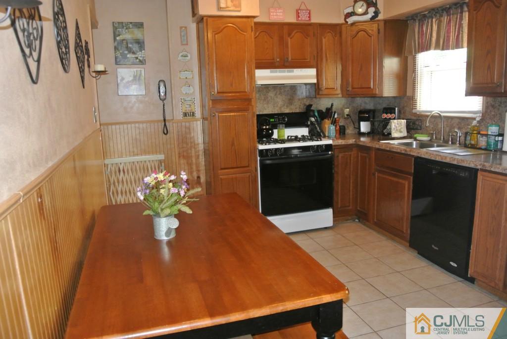 24 Mimi Road Old Bridge, NJ 08857 - Photo 5 of 25 Gallery Image 5