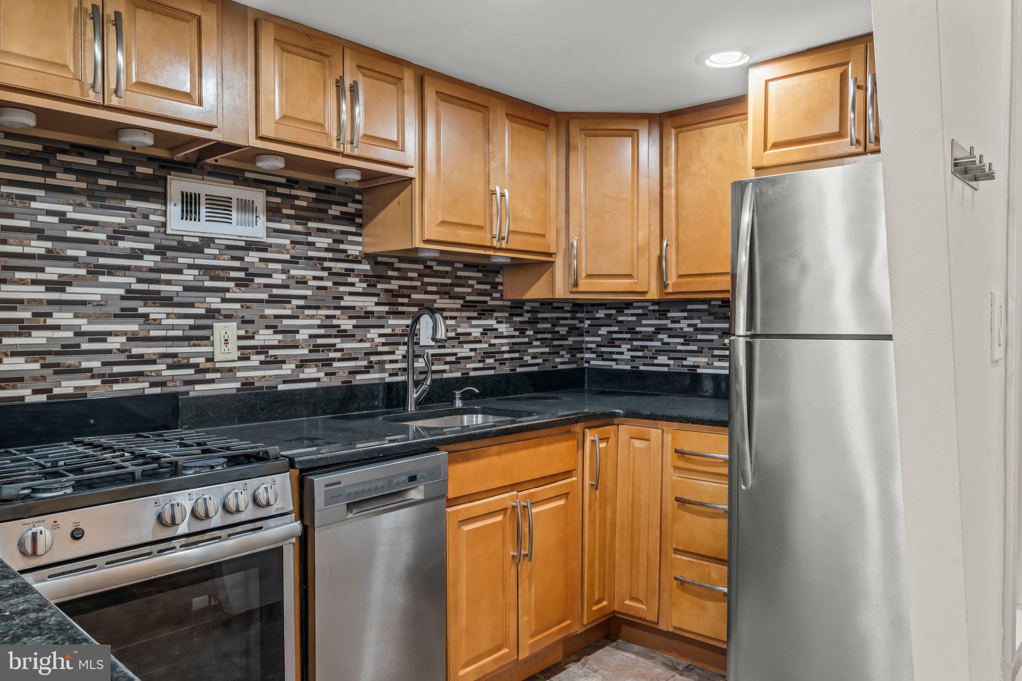 3900 West Ford Road, Unit 17J Philadelphia, PA 19131 - Photo 11 of 24