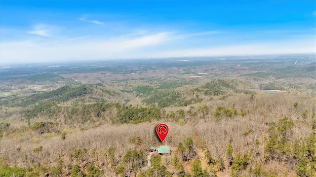 a picture of a bathroom with mirror
