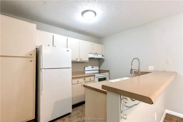 $1,000 | 2000 Kazmeier, Unit 4, Bryan, TX 77802