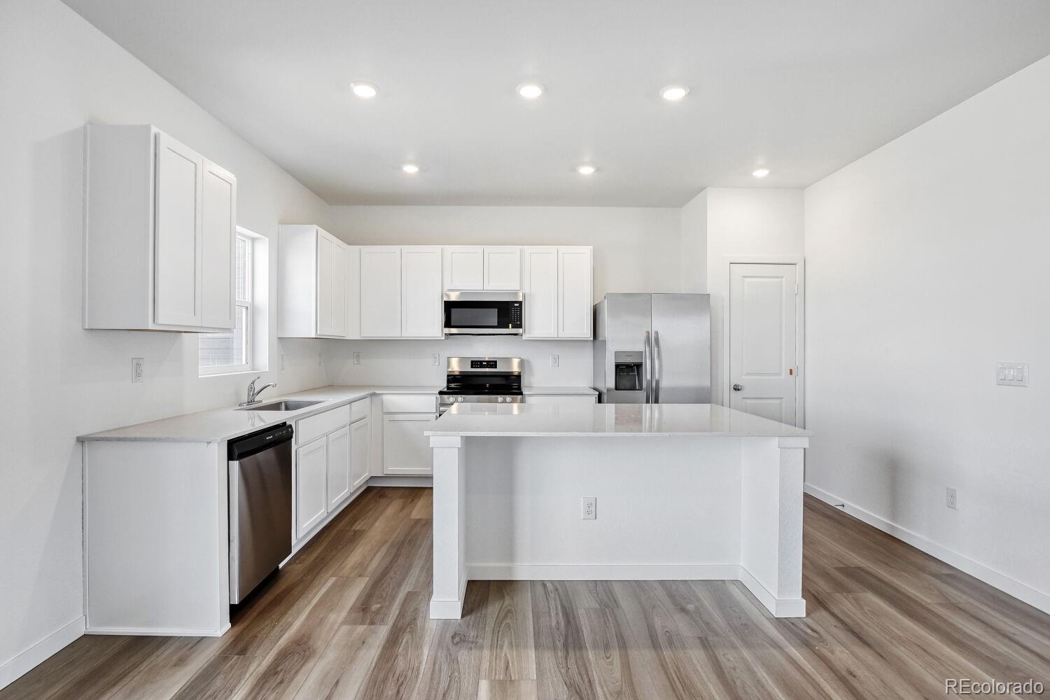 45907 Mill Avenue Bennett, CO 80102 - Photo 4 of 15