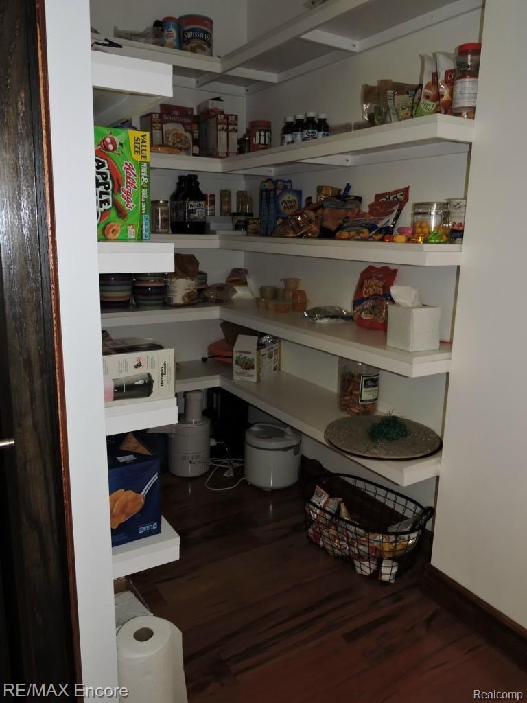 2470 Ridge Road White Lake, MI 48383 - Photo 14 of 44 DSCN1293.jpg