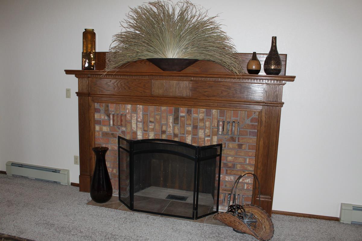 824 26 Road Grand Junction, CO 81506 - Photo 6 of 40 a room with fireplace